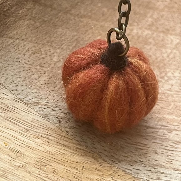Pumpkin Keychain - Handmade Needle-Felted from 100% Wool - Picture 8 of 10